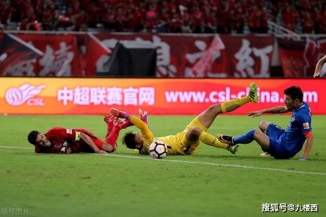 中国羽毛球大师赛：石宇奇首轮败北